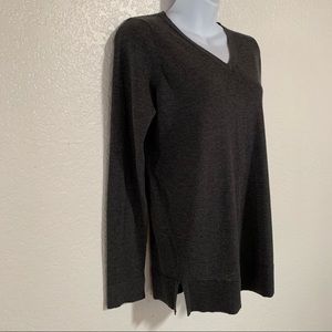 LOFT maternity v-neck sweater size XS